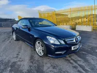 Usado Mercedes E350 265 HP (194 kW) 2012 Azul Cabrios