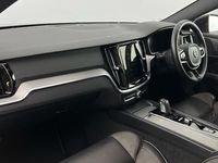 Used Volvo V60 R-Design 161 HP (118 kW) 2022 Estate