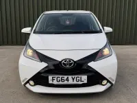 Used Toyota Aygo x-press 68 HP (50 kW) 2014 White Hatchback