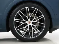 Used Porsche Cayenne E-Hybrid 464 HP (341 kW) 2024 Blue SUV