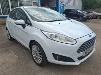 Used Ford Fiesta Titanium 125 HP (91 kW) 2013 White Hatchback