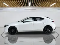 Begagnad Mazda 3 Inclusive 180 HK (132 kW) 2020 Vit Halvkombi