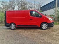 Begagnad Renault Trafic Business 2019 Röd Minibuss
