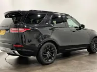 Usado Land Rover Discovery 5 Landmark 306 HP (225 kW) 2020 Preto SUV