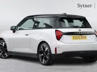Used Mini Cooper SE Hatch 158 kW (215 HP) 2025 White Hatchback