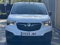 Used Vauxhall Combo Edition 100 HP (73 kW) 2019 White MPV