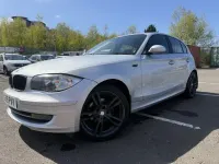 Begagnad BMW 118 2009 Silver Halvkombi