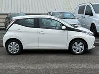 Used Toyota Aygo X-play 68 HP (50 kW) 2016 White Hatchback