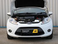 Used Ford Fiesta Zetec 95 HP (69 kW) 2011 White Hatchback