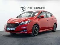Gebraucht Nissan Leaf Acenta 110 kW (150 PS) 2022 Rot Kleinwagen