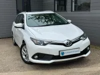 Used Toyota Auris 112 HP (82 kW) 2015 White Estate