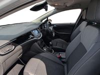 Second-hand Vauxhall Astra Edition 122 CP (89 kW) 2021 Alb Hatchback