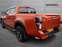 Used Isuzu D-Max 162 HP (119 kW) 2024 Orange Pickup