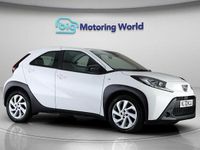 Used Toyota Aygo X PURE 72 HP (52 kW) 2022 White SUV
