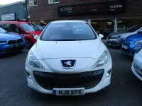 Used Peugeot 308 Envy 92 HP (67 kW) 2011 White Hatchback