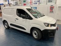 Used Peugeot Partner 75 HP (55 kW) 2019 White MPV