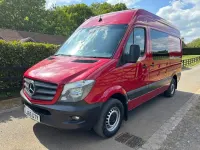 Begagnad Mercedes Sprinter 2015 Röd Van