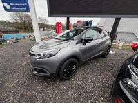 Usado Renault Captur Dynamique 90 HP (66 kW) 2016 Cinzento SUV
