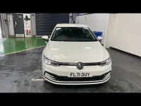 Begagnad VW Golf VII Life 110 HK (80 kW) 2021 Vit Halvkombi