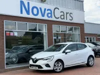 Used Renault Clio Play 2021 White Hatchback