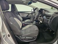 Used Toyota Avensis Business Edition 112 HP (82 kW) 2015 Silver Sedan