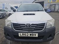 Used Toyota HiLux 144 HP (105 kW) 2012 White Pickup