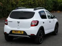 Used Dacia Sandero Lauréate 90 HP (66 kW) 2015 White Hatchback