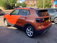 Used VW T-Cross SEL 110 HP (80 kW) 2023 Orange SUV