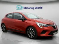 Używany Renault Clio V Evolution 90 KM (66 kW) 2023 Czerwony Hatchback