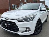 Used Hyundai i20 SE 84 HP (61 kW) 2015 White Coupe