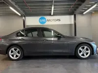 Usado BMW 320 Comfort Edition 184 HP (135 kW) 2014 Cinzento Sedan
