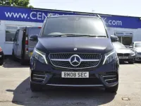 Usado Mercedes V220 AMG line 163 HP (119 kW) 2023 Preto Monovolume