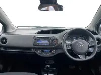 Used Toyota Yaris Hybrid 101 HP (74 kW) 2019 Bronze Hatchback