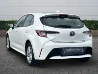 Used Toyota Corolla 122 HP (89 kW) 2020 White Hatchback