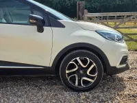 Used Renault Captur Iconic 90 HP (66 kW) 2018 Black/cream SUV