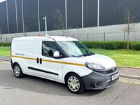 Begagnad Fiat Doblò 2018 Vit Minibuss