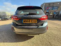 Used Ford Fiesta Zetec 100 HP (73 kW) 2018 Blue Hatchback