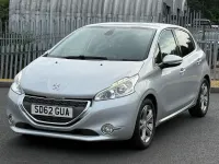 Used Peugeot 208 Allure 95 HP (69 kW) 2012 Silver Hatchback