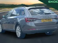 Usado Skoda Superb SE L 150 CV (110 kW) 2023 Gris Familiar