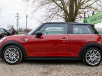 Begagnad Mini Cooper Hatch 136 HK (100 kW) 2018 Röd Halvkombi