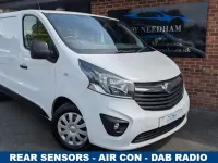 Usado Vauxhall Vivaro Sportive 120 HP (88 kW) 2019 Branco Monovolume