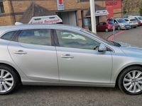 used Volvo V40 D2 SE LUX NAV Automatic