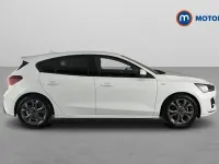 Used Ford Focus ST-Line 125 HP (91 kW) 2024 White Hatchback