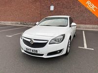Used Vauxhall Insignia SRi 140 HP (102 kW) 2017 White Hatchback