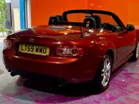 Usado Mazda MX5 161 HP (118 kW) 2009 Vermelho Cabrios
