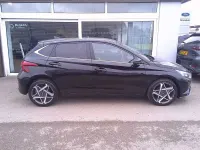 Uusi Hyundai i20 Premium 90 HP (66 kW) 2025 Musta Viistoperä