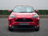 Used Toyota Yaris Hybrid Design 2022 Red Estate