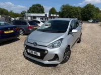 Gebraucht Hyundai i10 Premium 66 PS (48 kW) 2018 Grau Kleinwagen