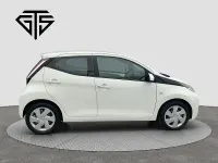 Used Toyota Aygo X-play 68 HP (50 kW) 2016 White Hatchback