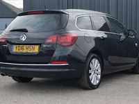 Used Vauxhall Astra Elite 165 HP (121 kW) 2015 Estate